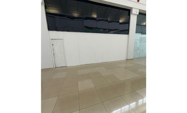SE ALQUILA AMPLIO LOCAL EN WESTLAND MALL PLATA BAJA 160M2