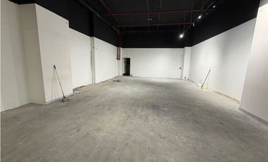 SE ALQUILA AMPLIO LOCAL EN WESTLAND MALL PLATA BAJA 160M2