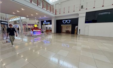 SE ALQUILA AMPLIO LOCAL EN WESTLAND MALL PLATA BAJA 160M2