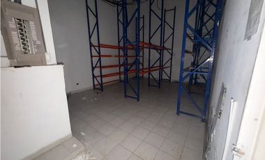SE ALQUILA AMPLIO LOCAL EN WESTLAND MALL PLATA BAJA 160M2