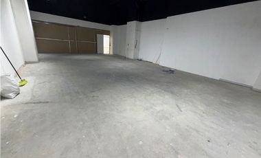 SE ALQUILA AMPLIO LOCAL EN WESTLAND MALL PLATA BAJA 160M2