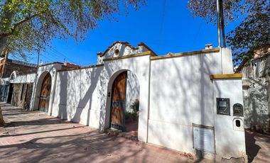 Casa en venta de 5 habitaciones en Barrio Bombal