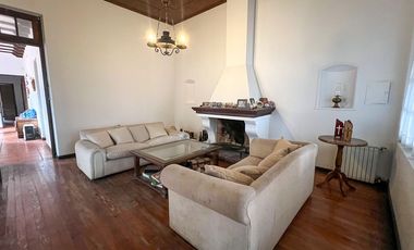 Casa en venta de 5 habitaciones en Barrio Bombal