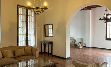 Casa en venta de 5 habitaciones en Barrio Bombal