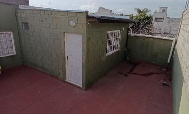 Departamento en alquiler en Isidro Casanova