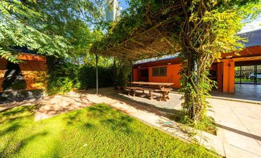 VENTA CASA 5 DORMITORIOS FRENTE AL RIO-ARROYO SECO