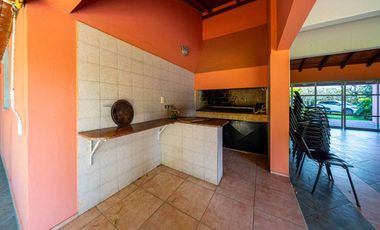 VENTA CASA 5 DORMITORIOS FRENTE AL RIO-ARROYO SECO