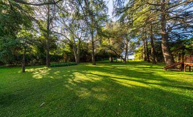 VENTA CASA 5 DORMITORIOS FRENTE AL RIO-ARROYO SECO