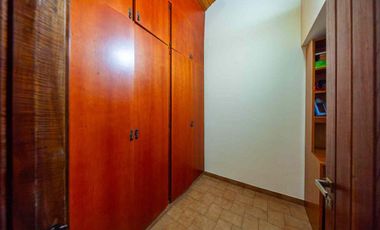 VENTA CASA 5 DORMITORIOS FRENTE AL RIO-ARROYO SECO