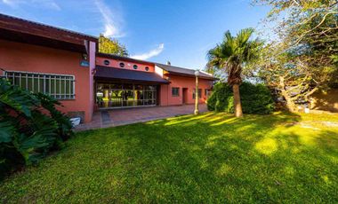 VENTA CASA 5 DORMITORIOS FRENTE AL RIO-ARROYO SECO