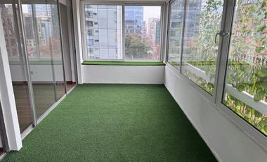 Departamento en Arriendo en Recién remodelado a pasos del metro El Golf