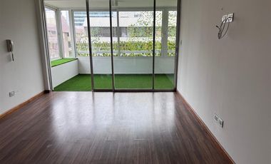 Departamento en Arriendo en Recién remodelado a pasos del metro El Golf