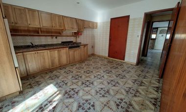 CASA T/CHALET DE 3 DORM. COCHERA, PATIO, QUINCHO