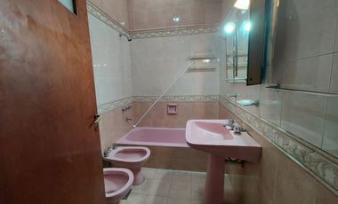CASA T/CHALET DE 3 DORM. COCHERA, PATIO, QUINCHO