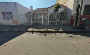 CASA T/CHALET DE 3 DORM. COCHERA, PATIO, QUINCHO
