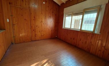 CASA T/CHALET DE 3 DORM. COCHERA, PATIO, QUINCHO