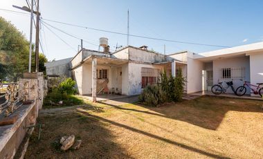 VENTA DE 2 CASAS MAS LOCAL EN ALVAREZ APTO CREDITO