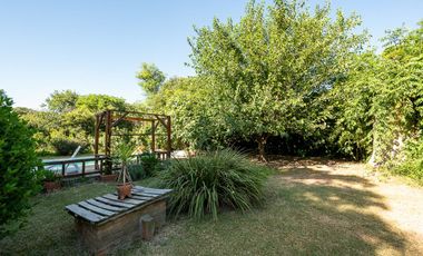 CASA EN VENTA EN OLIVEROS QUINCHO PILETA PARRILLA