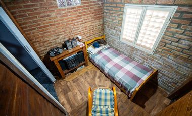 CASA EN VENTA EN OLIVEROS QUINCHO PILETA PARRILLA