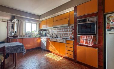 VENTA GALPON CON VIVIENDA 5 AMBIENTES EN SAN JOSE