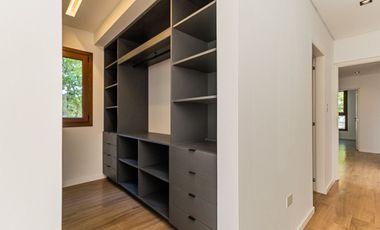 CASA EN VENTA EN UNA SOLA PLANTA 3 DORMIS Y PILETA
