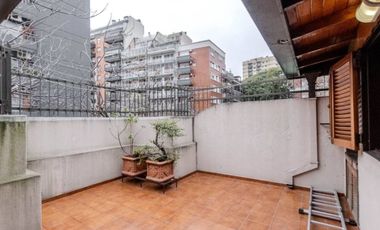 PH Amplio de categoria en Caballito  - Apto Prof.