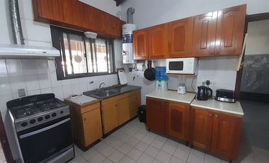 VENTA CASA 3 AMB CON GRAN PARQUE CERCA DE LA COSTA