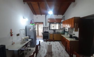 VENTA CASA 3 AMB CON GRAN PARQUE CERCA DE LA COSTA