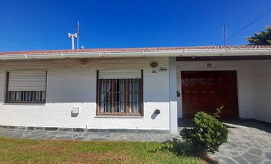 VENTA CASA 3 AMB CON GRAN PARQUE CERCA DE LA COSTA