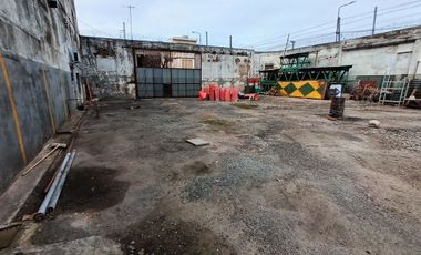 Alquiler Galpón con Playón de maniobras y Oficinas