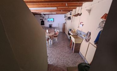venta casa 3 ambientes con jardín en Santa Clara