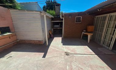 venta casa 3 ambientes con jardín en Santa Clara