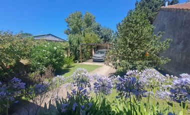 venta casa 3 ambientes con jardín en Santa Clara