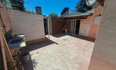 venta casa 3 ambientes con jardín en Santa Clara