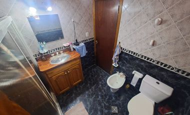 venta casa 3 ambientes con jardín en Santa Clara