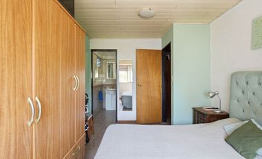 Casa 5 ambientes en venta en Burzaco con jardín