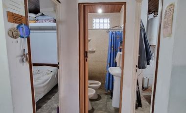 Casa elevada con amplio terreno en Arroyo Leyes