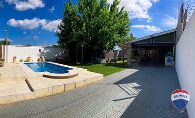 CASA 4 AMBIENTES EN VENTA EN LA UNION CON PILETA