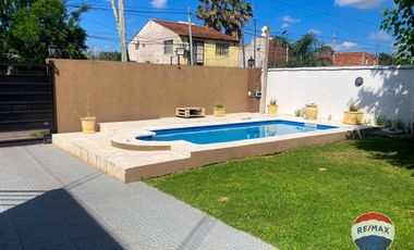 CASA 4 AMBIENTES EN VENTA EN LA UNION CON PILETA