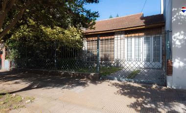 VENTA CASA 4 AMB COCHERA PATIO PARRILLA