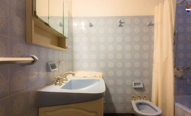 VENTA CASA 4 AMB COCHERA PATIO PARRILLA