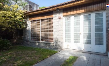 VENTA CASA 4 AMB COCHERA PATIO PARRILLA