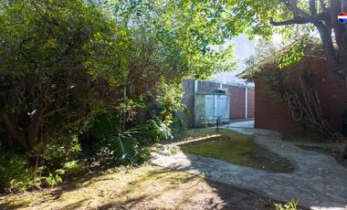 VENTA CASA 4 AMB COCHERA PATIO PARRILLA