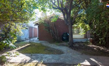 VENTA CASA 4 AMB COCHERA PATIO PARRILLA