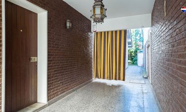VENTA CASA 4 AMB COCHERA PATIO PARRILLA