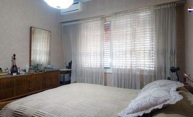 VENTA CASA 4 AMB COCHERA PATIO PARRILLA