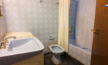 VENTA CASA 4 AMB COCHERA PATIO PARRILLA