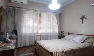 VENTA CASA 4 AMB COCHERA PATIO PARRILLA