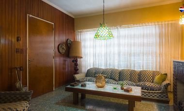 VENTA CASA 4 AMB COCHERA PATIO PARRILLA