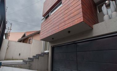 VENTA CASA 5 AMB RAMOS MEJIA LOTE PROPIO PISCINA